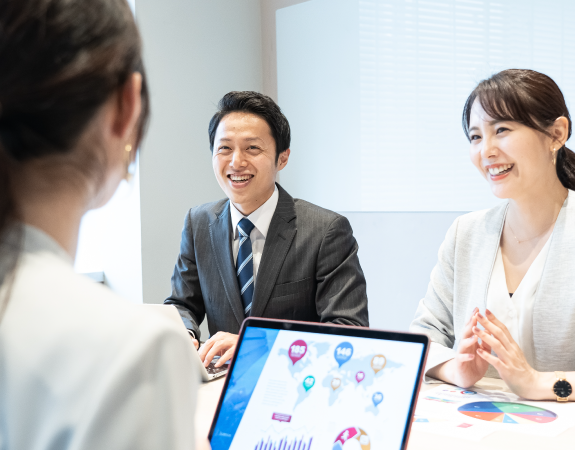 プロモーション設計の打ち合わせ風景
