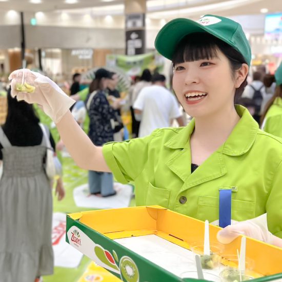 セールスプロモーションイベントの現場スタッフ